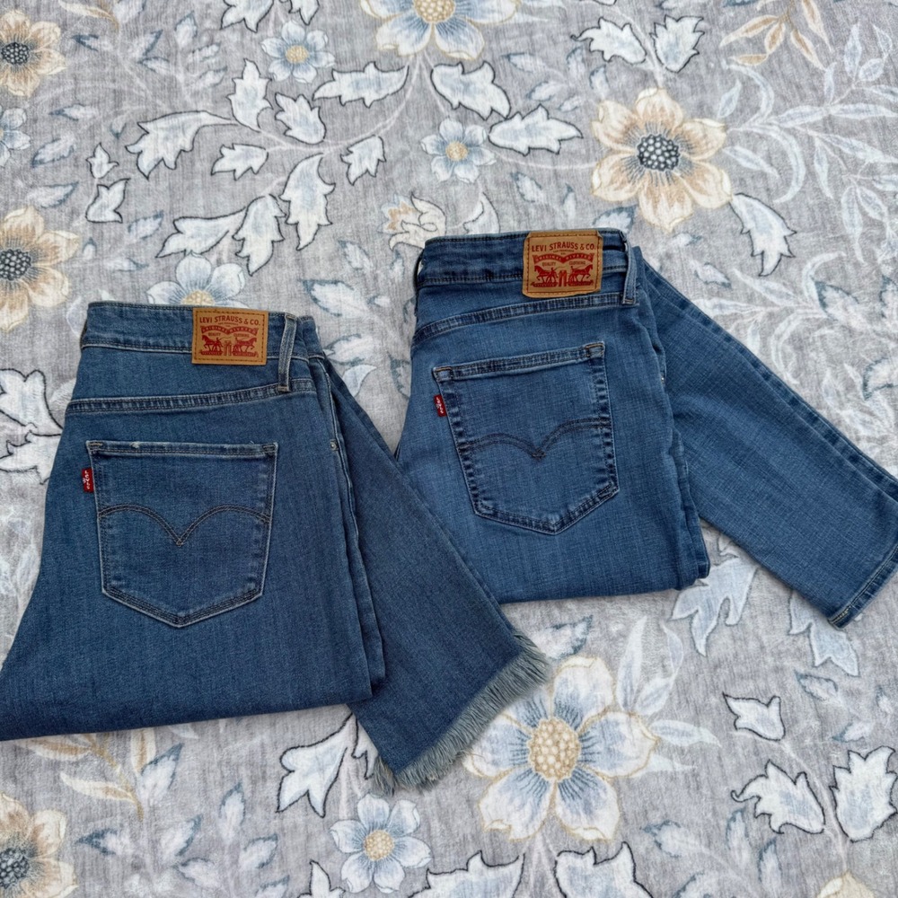 2 prs Levi's 721 High Rise Skinny Women Size 32 Raw Frayed Lapis Air Excellent